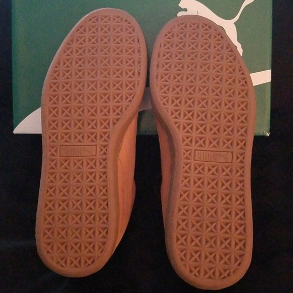 Wheat Puma Suede Classics! 5.5Y/7Women SALE! - Picture 3 of 7